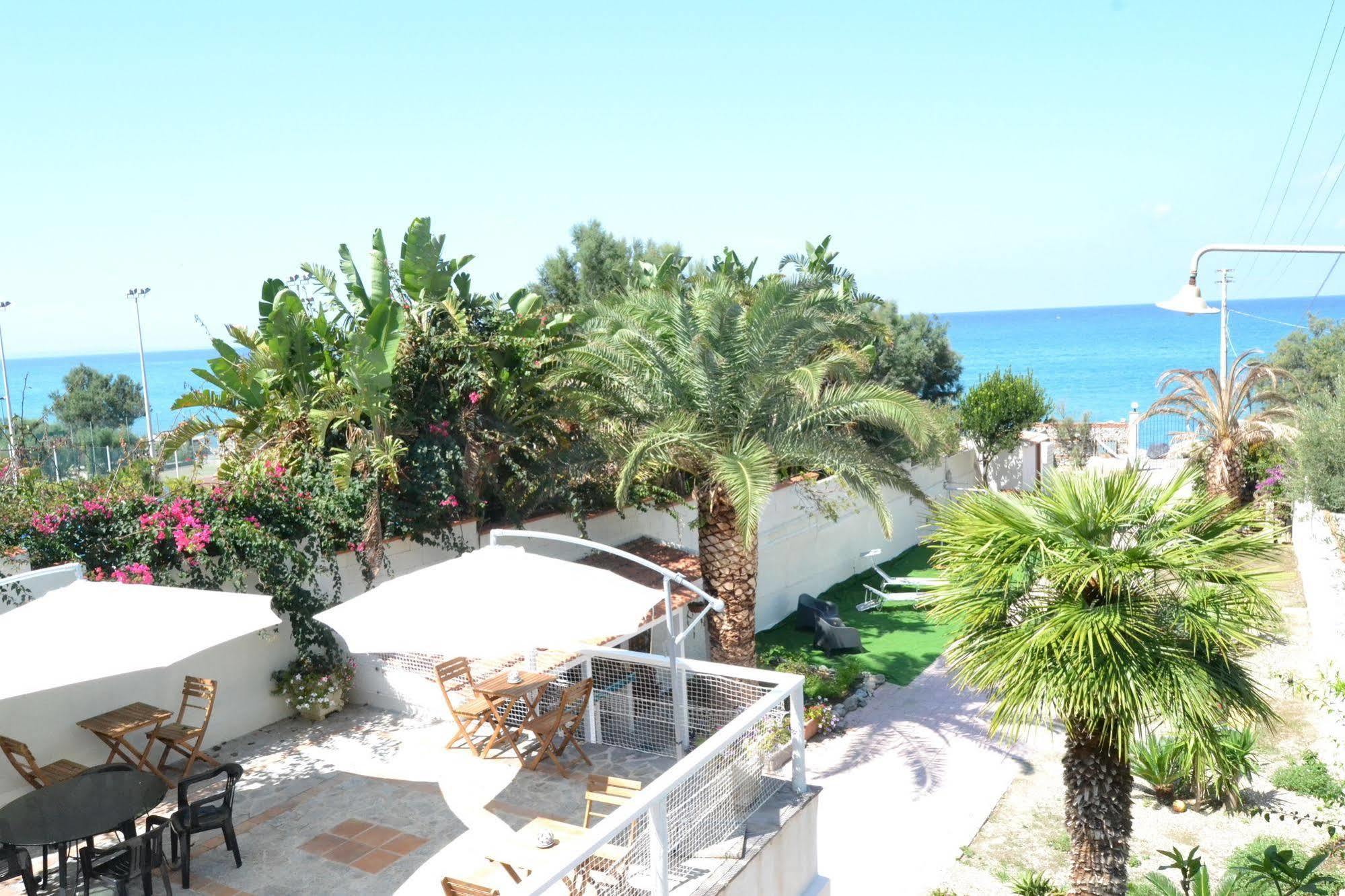 La Casa A Mare B&B Messina Bagian luar foto
